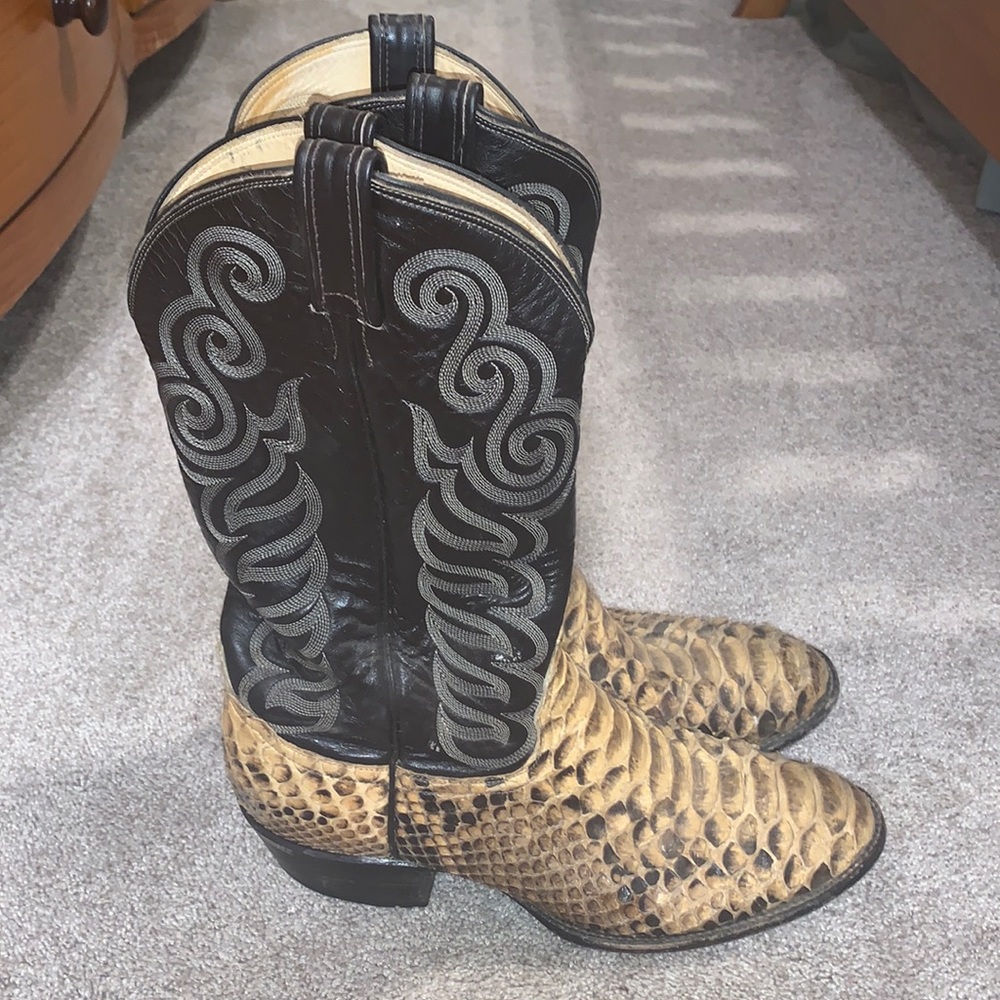 Men’s Tony Lama boots